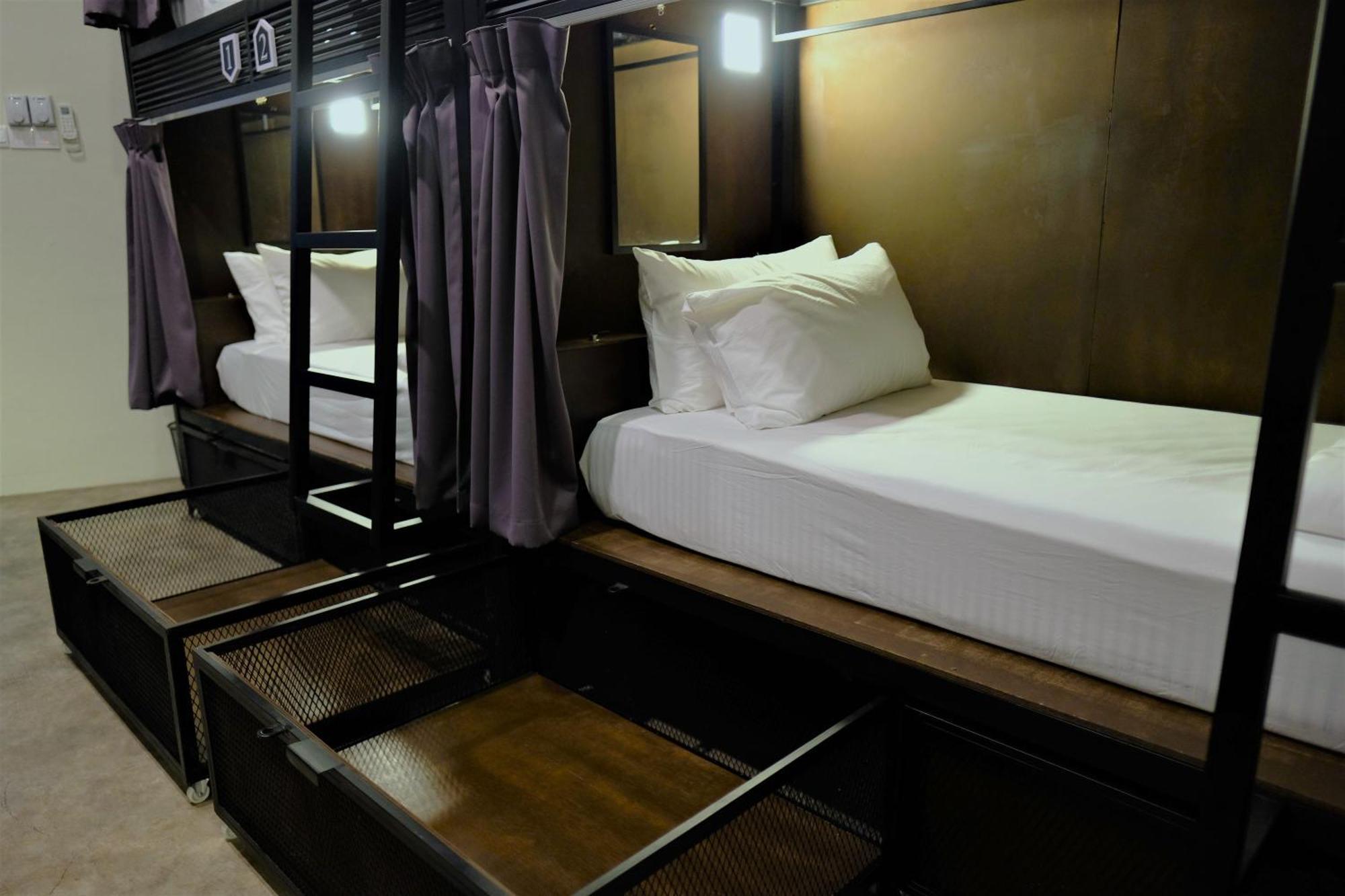 Sleep Here Hostel, Melaka Esterno foto