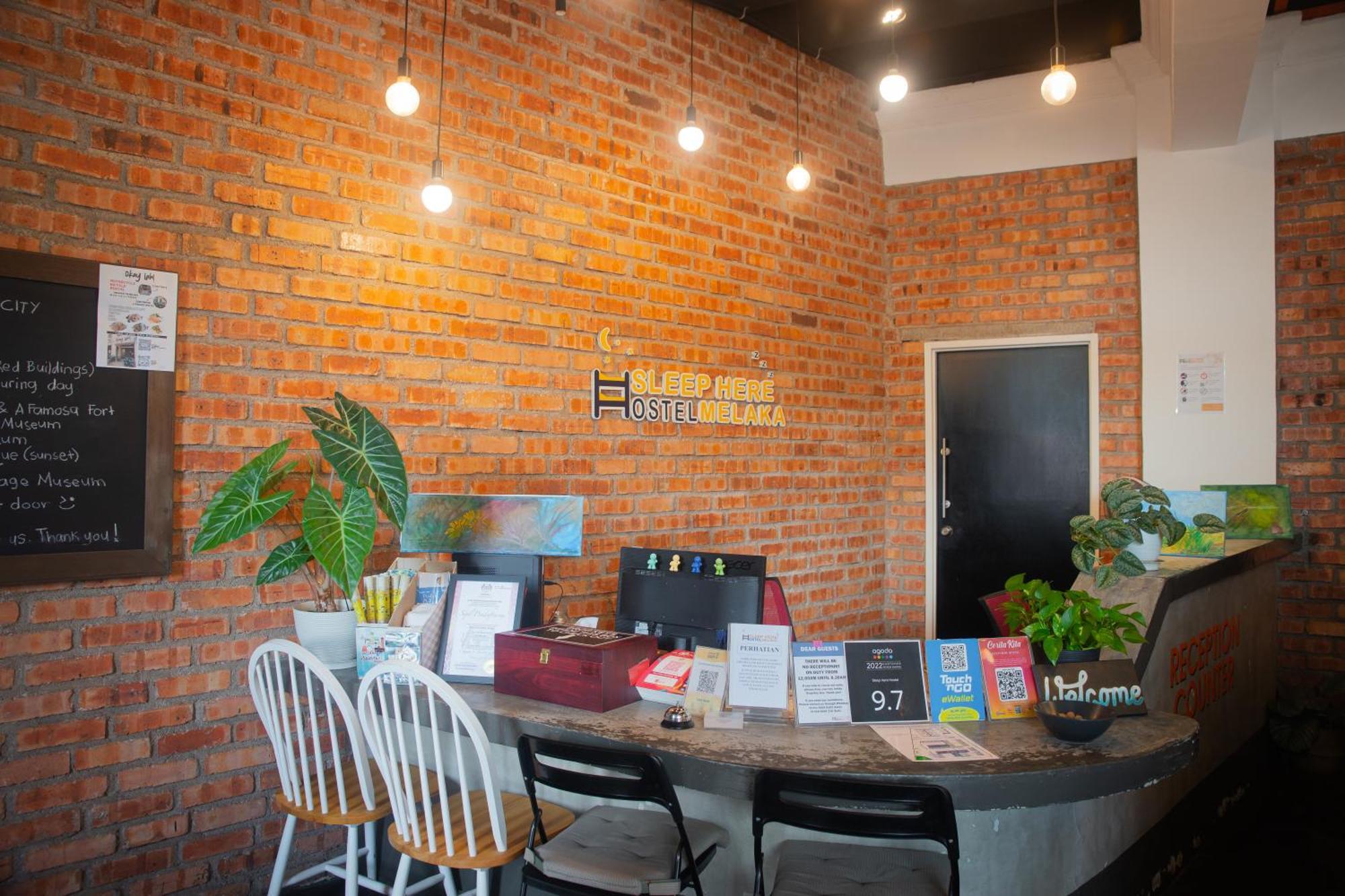 Sleep Here Hostel, Melaka Esterno foto